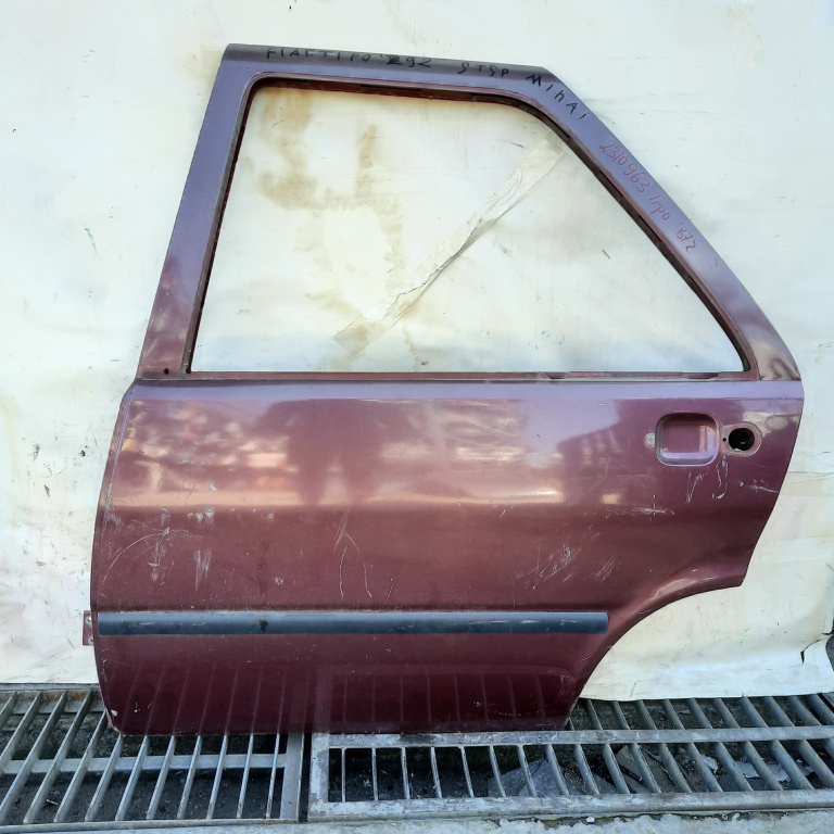 Usa / Portiera Stanga,spate,Rosu,Maro Fiat TIPO (160) 1987 - 1995
