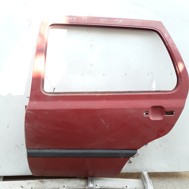 Usa / Portiera Stanga Spate Vw Vento (1H) 1991-1998 Rosu