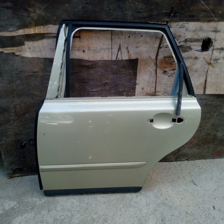 Usa / Portiera Volvo V50 (Mw) 2004-2012 Galben Verde Spate Stanga