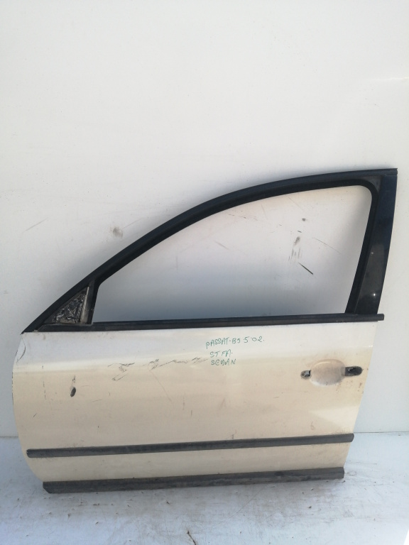 Usa / Portiera Vw Passat B5, B5.5 1996-2005 Alb Fata Stanga