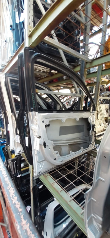 Usa / Portiera Vw Passat B5, B5.5 1996-2005 Alb Gri Fata Stanga