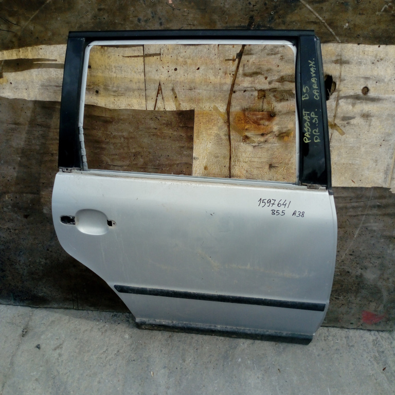 Usa / Portiera Vw Passat B5, B5.5 1996-2005 Gri Spate Dreapta Break / Caravan / Station Wagon