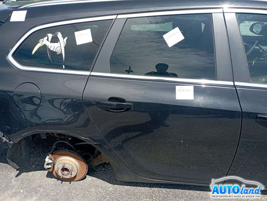 Usa Spate Dreapta Goala Opel ASTRA J combi 2009