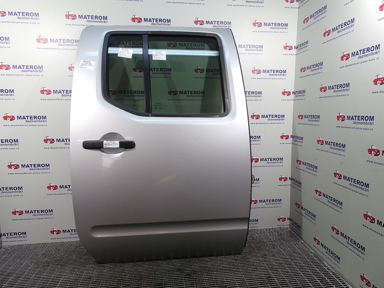 USA SPATE DREAPTA NISSAN NAVARA NAVARA - - (2010 2014)