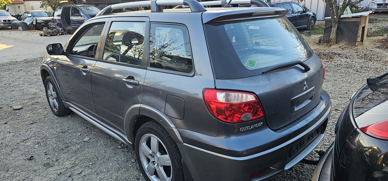 Usa spate Mitsubishi Outlander 2002 2003 2004 2005 2006