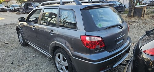 Usa spate Mitsubishi Outlander 2002 2003 2004 2005 2006