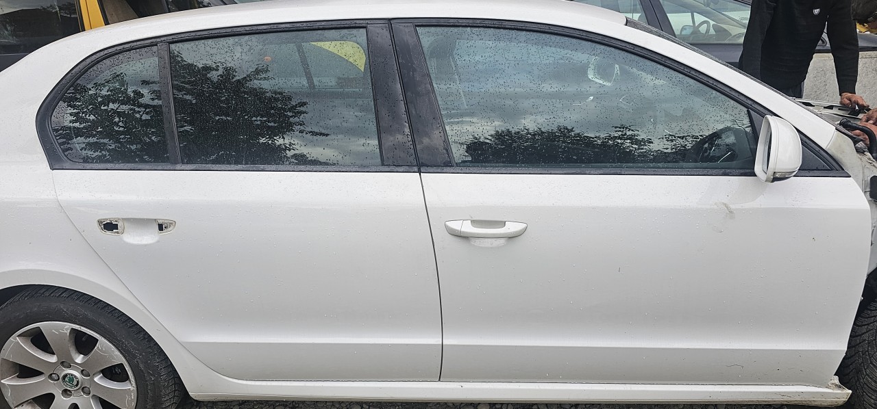 Usa spate stanga / dreapta Skoda Superb 2 2010 2011 2012 2013 2014