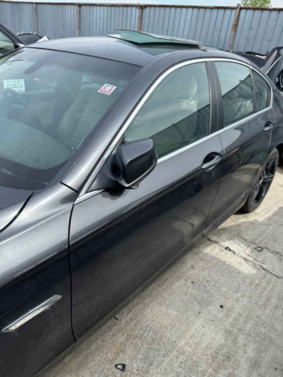 Usa stânga fata BMW seria 5 , f10 in stare foarte buna , original