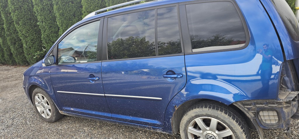 Usa stanga / dreapta fata Vw Touran Facelift 2007 2008 2009 2010