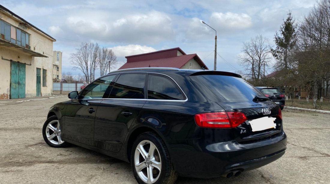 Usa stanga fata Audi A4 B8 Facelift 2.0 tdi an 2013