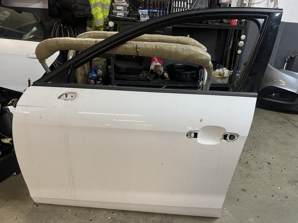 Usa stanga fata Audi A4 B9 Break 2.0 Motorina 2023, -
