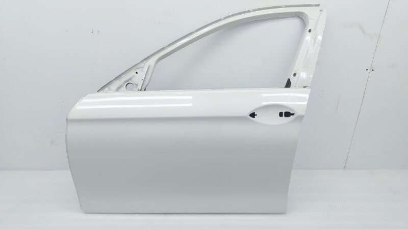 Usa stanga fata BMW Seria 5 F10 2.0 D an fab. 2010 - 2016