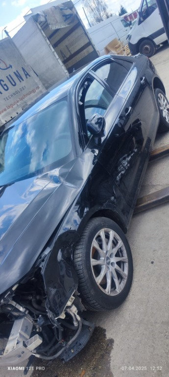 Usa stanga fata cu defect AUDI A4 B9 an 2017 cod culoare LY9B