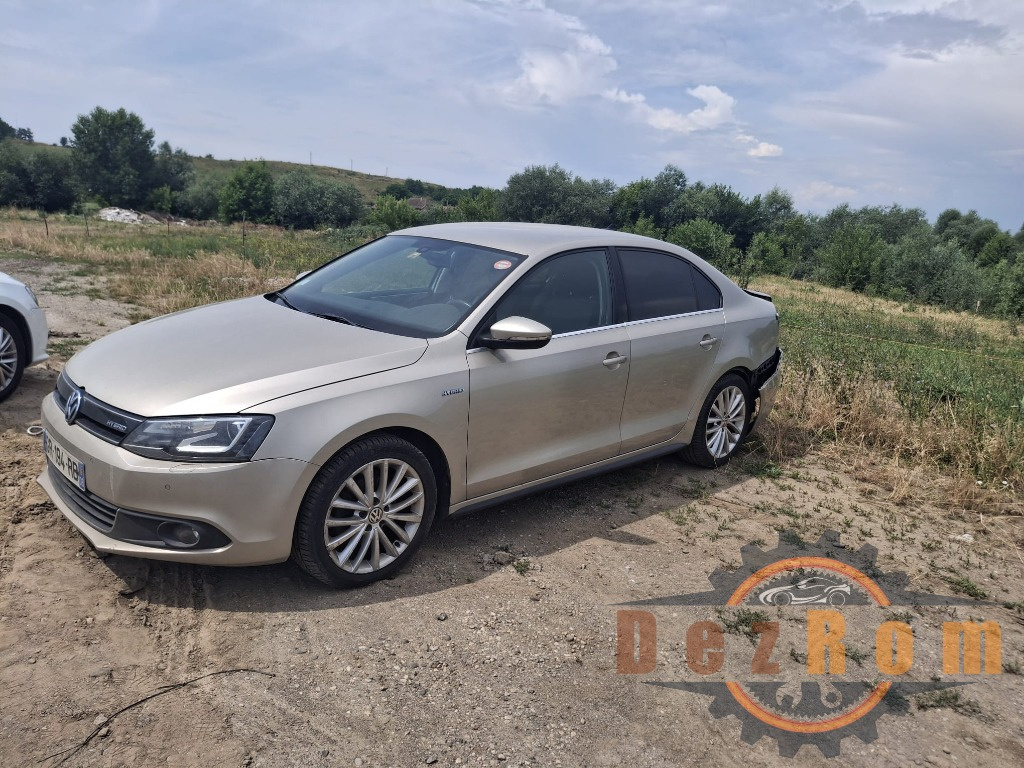 Usa stanga fata culoare LP7W 5C6831055B VW Jetta Mk6 (162, 163) 2.0 TFSI 200 cai CCTA