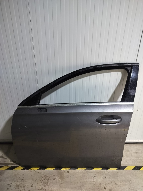 Usa stanga fata Mercedes A-class W177