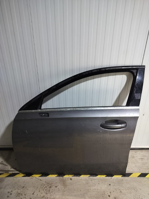 Usa stanga fata Mercedes A-class W177