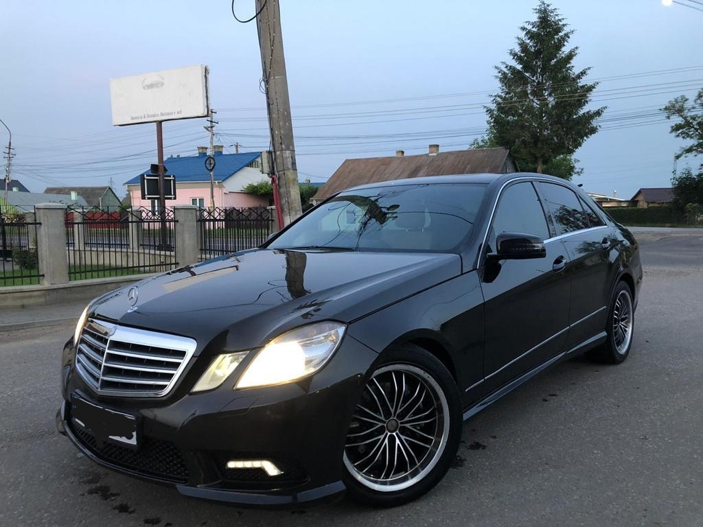 Usa stanga fata Mercedes E350 W212