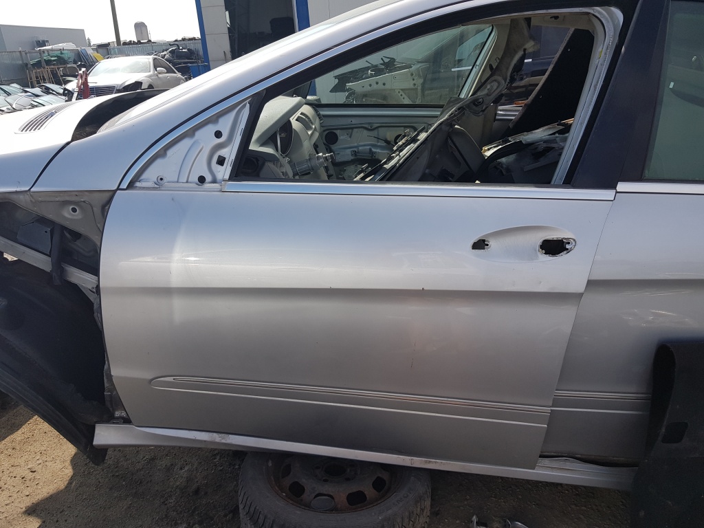 Usa stanga fata Mercedes R-CLASS W251 scurt