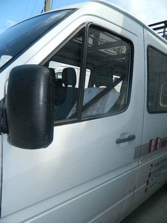 Usa stanga fata Mercedes Sprinter 208 2.2Cdi model 1995-2006