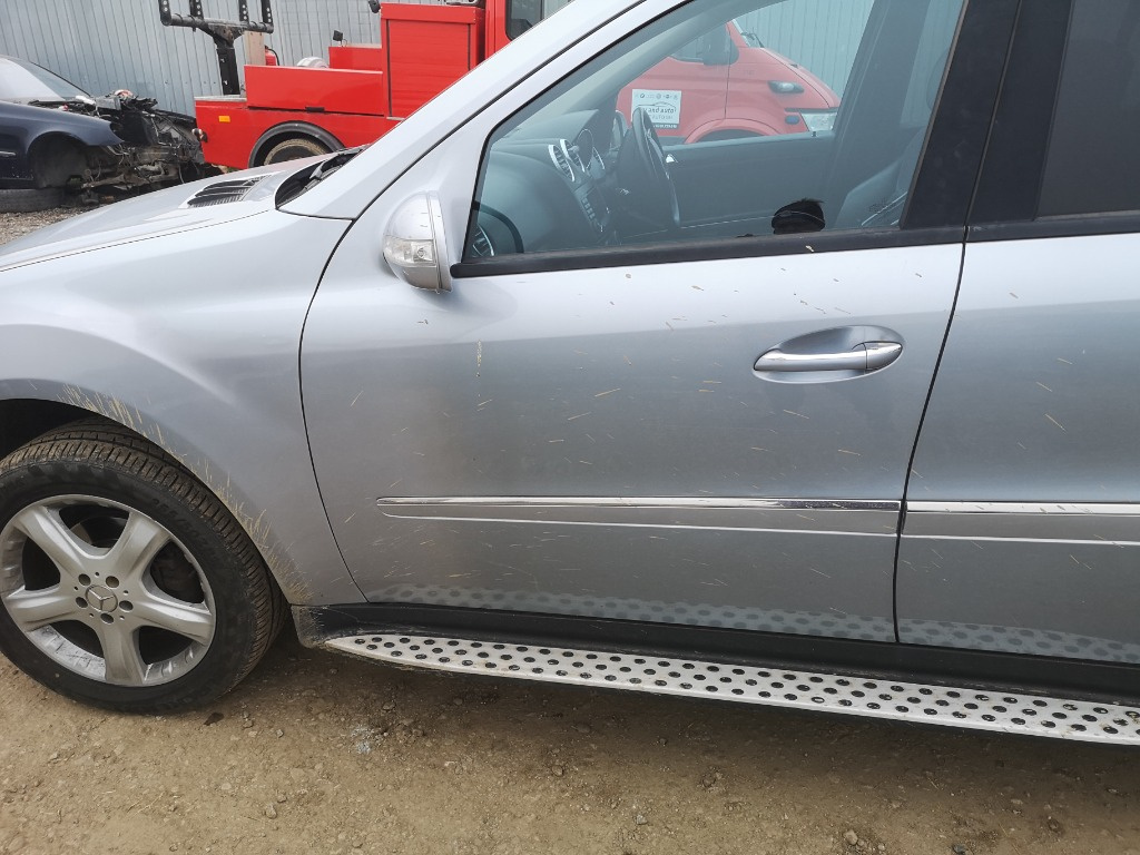 Usa stanga fata ML320 CDI W164