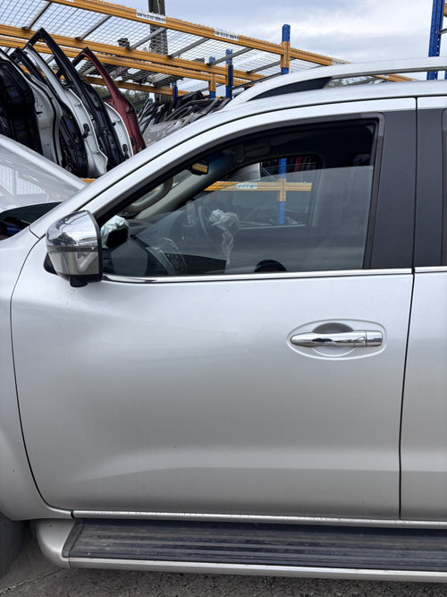 Usa stanga fata Nissan Navara 2.3 Motorina 2016, -
