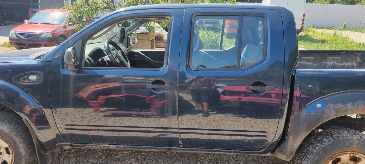 Usa stanga fata Nissan Navara 2006 2007 2008 2009