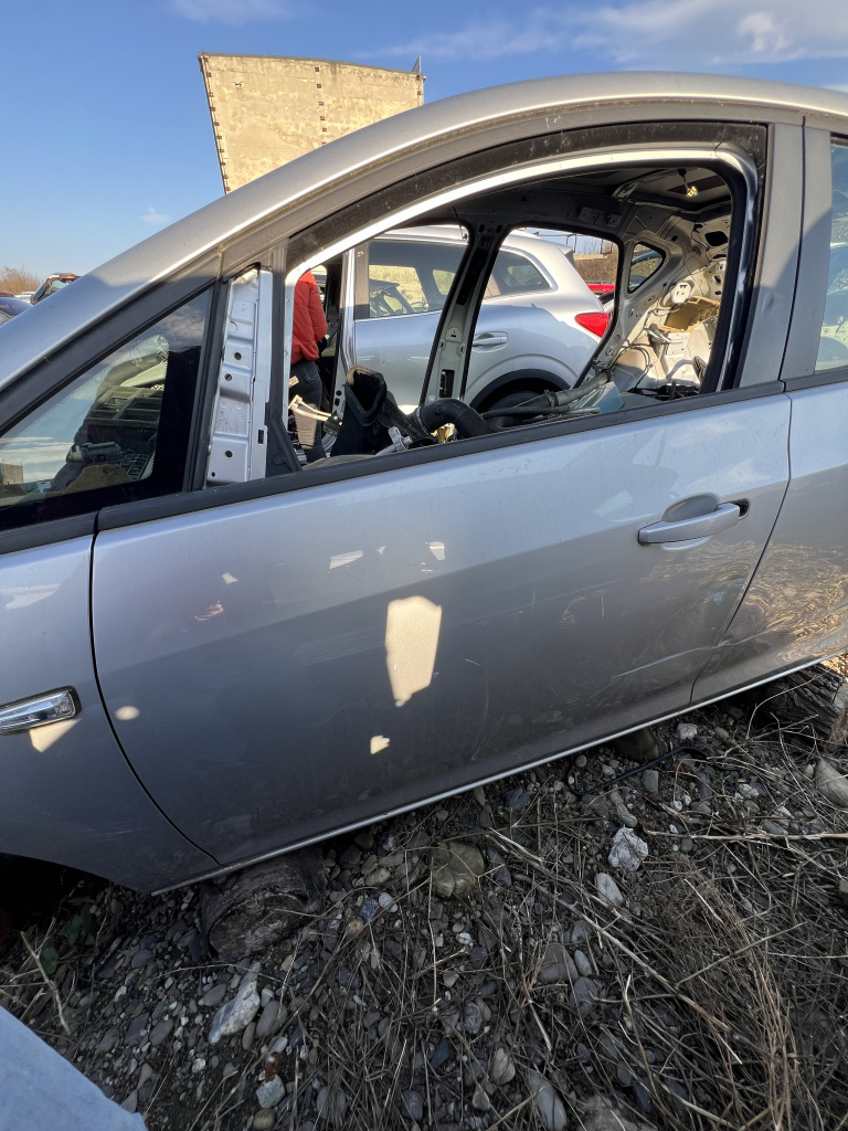 Usa stanga fata Opel Astra J Hatchback 2011, CU DEFECT