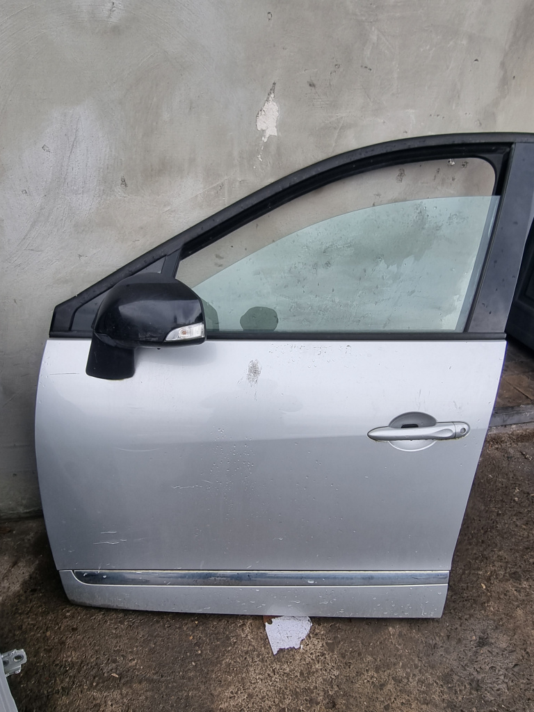 Usa stanga fata Renault Grand Scenic 2013