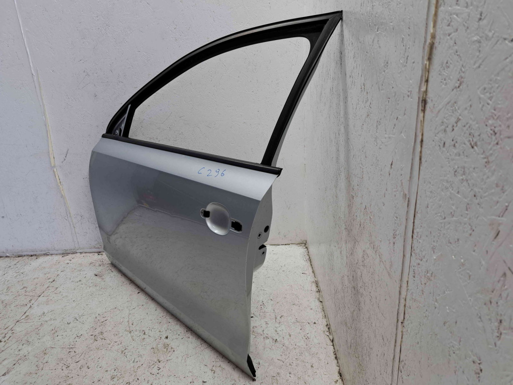 Usa stanga fata Volkswagen Jetta 4 (162,163) [Fabr 2010-2016] LA7W