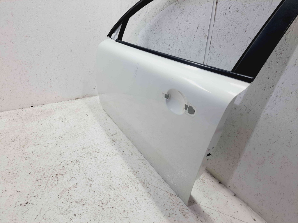 Usa stanga fata Volvo C30 Coupe Facelift Rdesign [Fabr 2006-2013] 61400 Ice White Sod