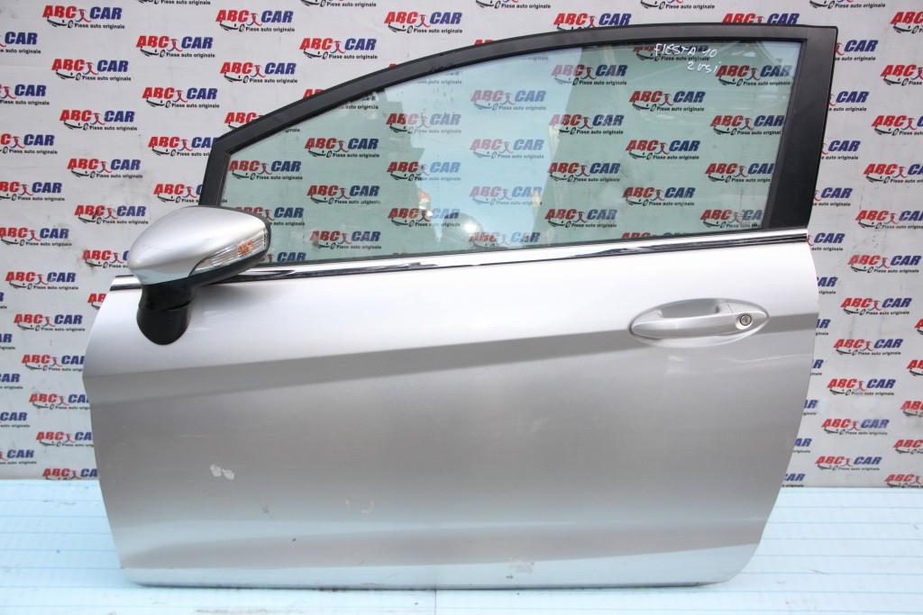 Usa stanga Ford Fiesta in 2 usi model 2010