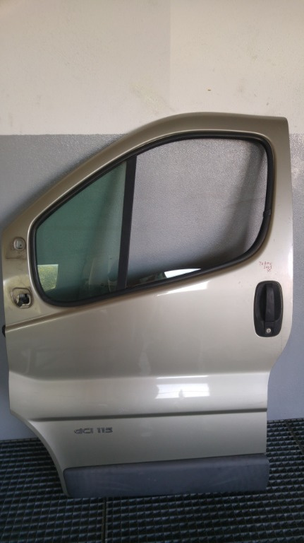 Usa stanga renault trafic 2 dupa 2001