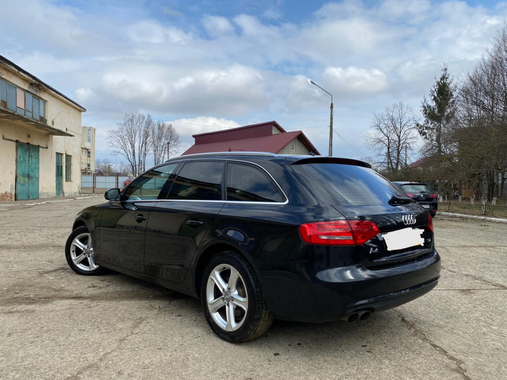 Usa stanga spate Audi A4 B8 Facelift 2.0 tdi break an 2013