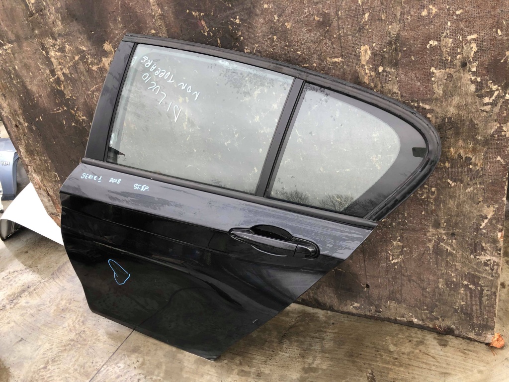 Usa stanga spate bmw seria 1 f21