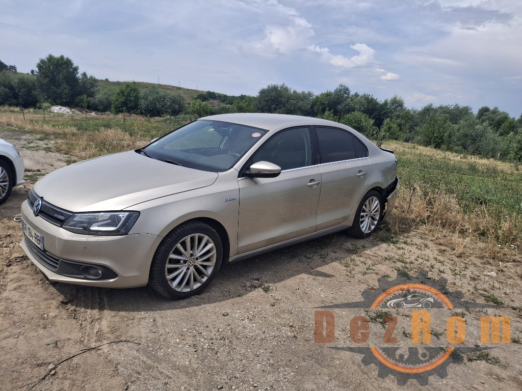 Usa stanga spate culoare LP7W 5C6833055C VW Jetta Mk6 (162, 163) 1.6 MPi 90 cai CWVB