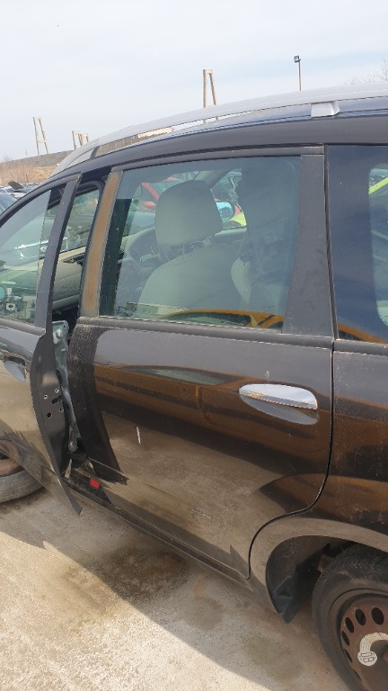 Usa stanga spate Fiat Croma 2005 Combi 1.9
