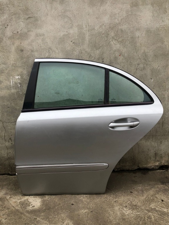 Usa stanga spate Mercedes E class w211 2005