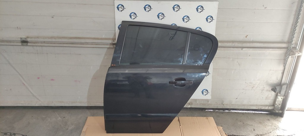 Usa stanga spate Opel Astra H hatchback