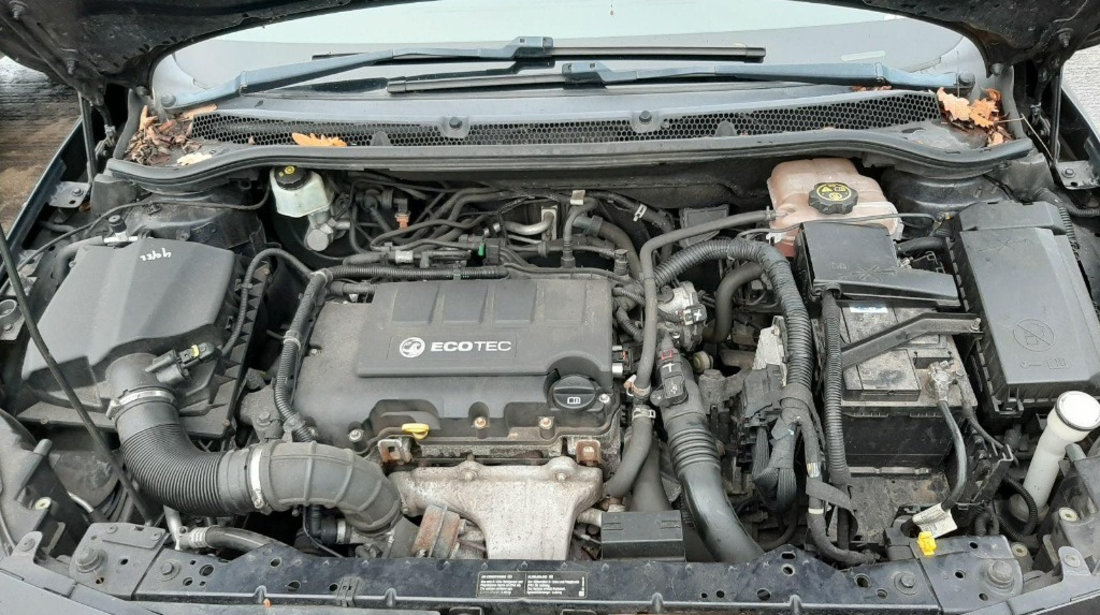 Usa stanga spate Opel Astra J 2011 Hatchback 1.4 TI