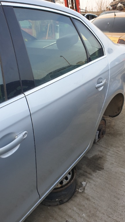 Usa stanga spate Volkswagen Jetta 2007 Limuzina 2.0