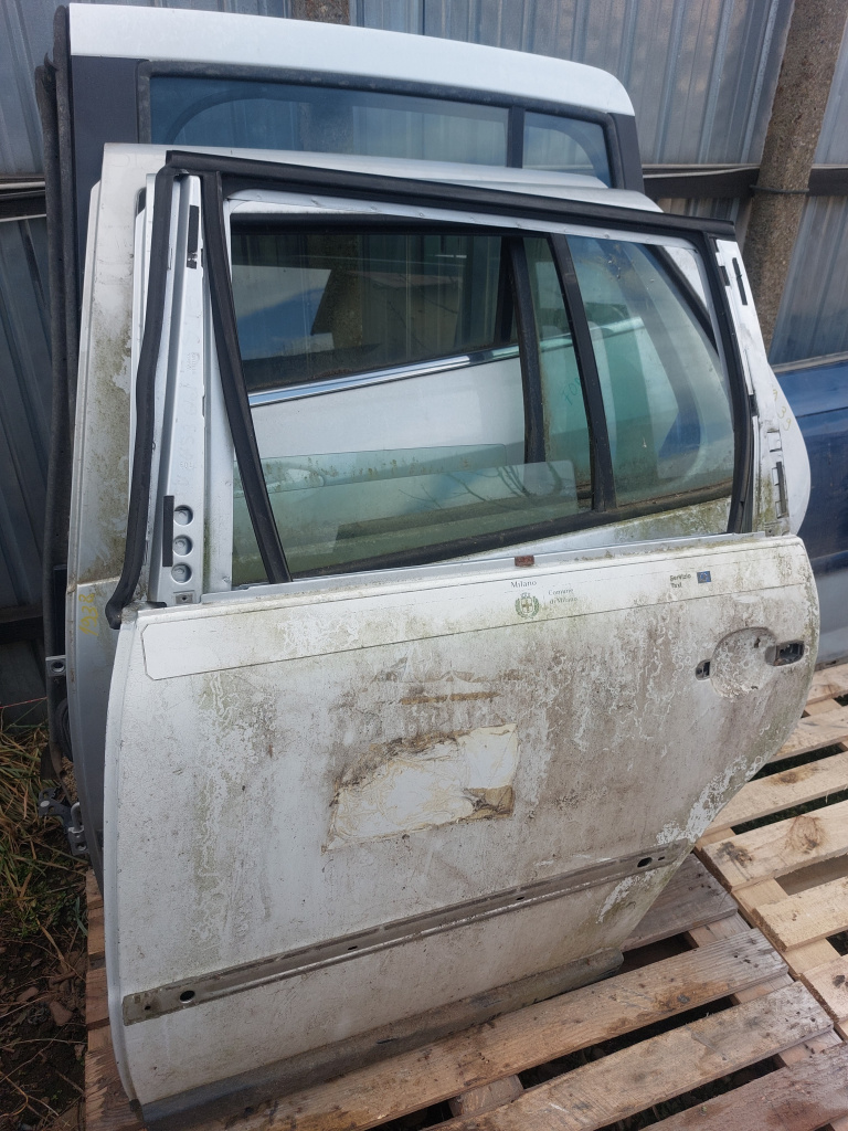 Usa stanga spate Volkswagen Passat B5.5 2002