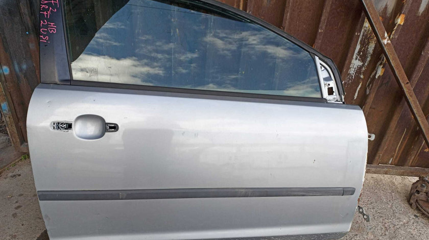 Usa Usi Portiera Portiere Dreapta Fata Dezechipata cu Inceput de Rugina Ford Focus 2 Coupe 2 Usi 2004 - 2008 [X3633]