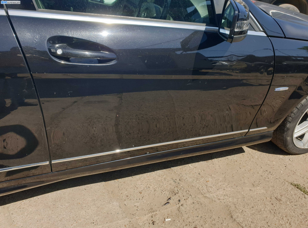 Usa Usi Portiera Portiere Dreapta Fata Dezechipata cu Imperfectiuni Mercedes Clasa C Class W204 2007 - 2014 Culoare 197 [K6210]