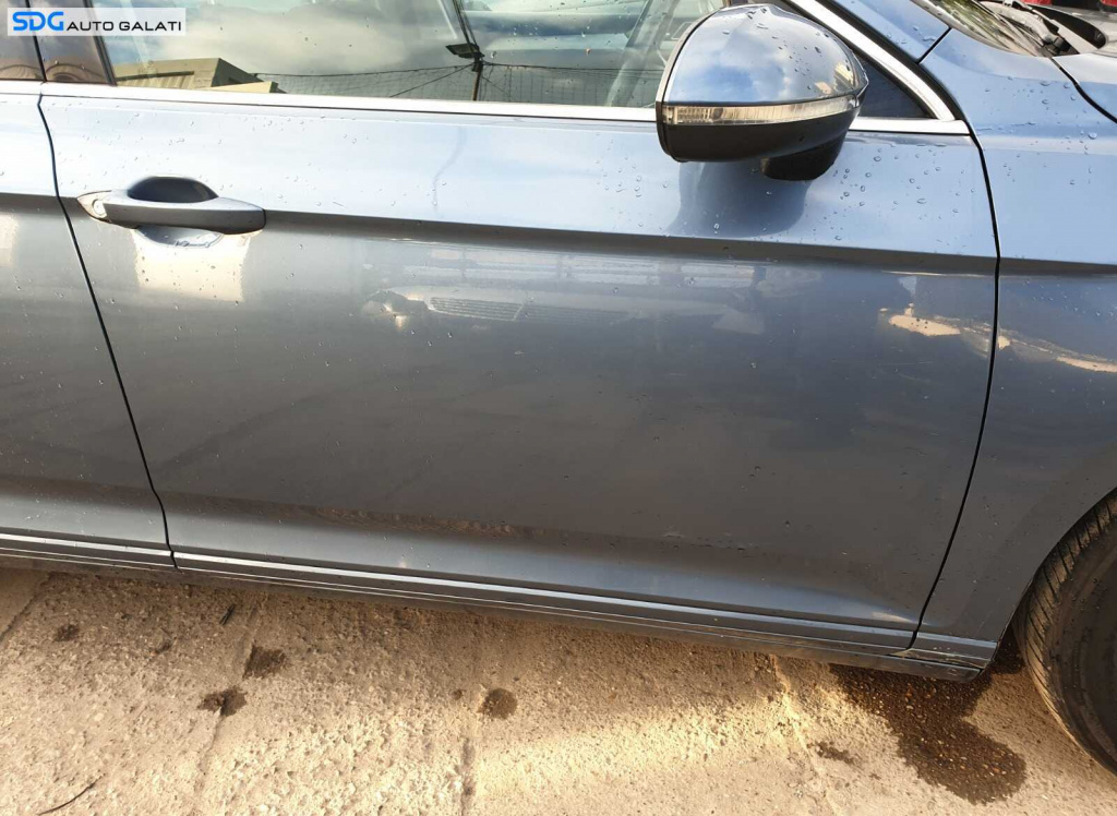 Usa Usi Portiera Portiere Dreapta Fata Dezechipata cu Imperfectiune Volkswagen Passat B8 2015 - 2020 Culoare LB5J [C8764] (mica zgarietura)