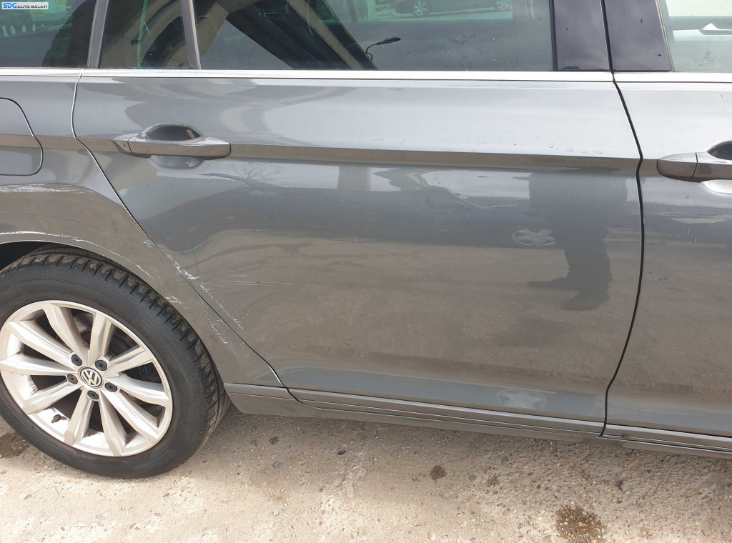 Usa Usi Portiera Portiere Dreapta Spate Dezechipata Volkswagen Passat B8 Break Combi 2015 - 2020 Culoare LR7H [K4686]