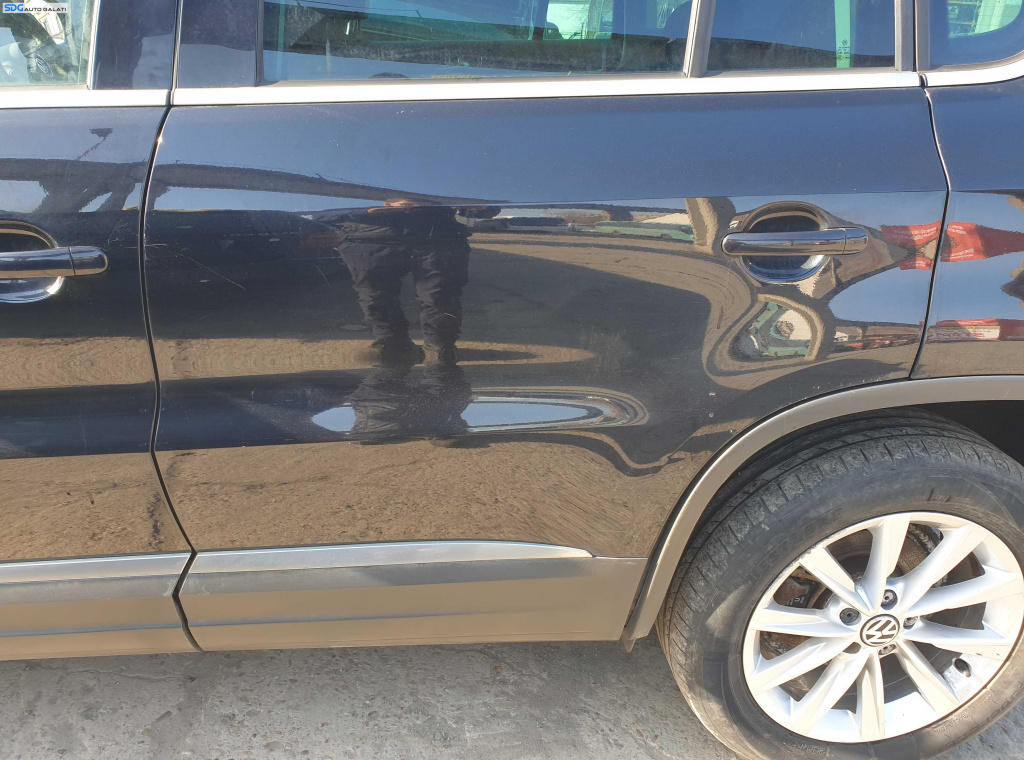 Usa Usi Portiera Portiere Stanga Spate Dezechipata Volkswagen Tiguan 2007 - 2015 Culoare LC9X [K3823]