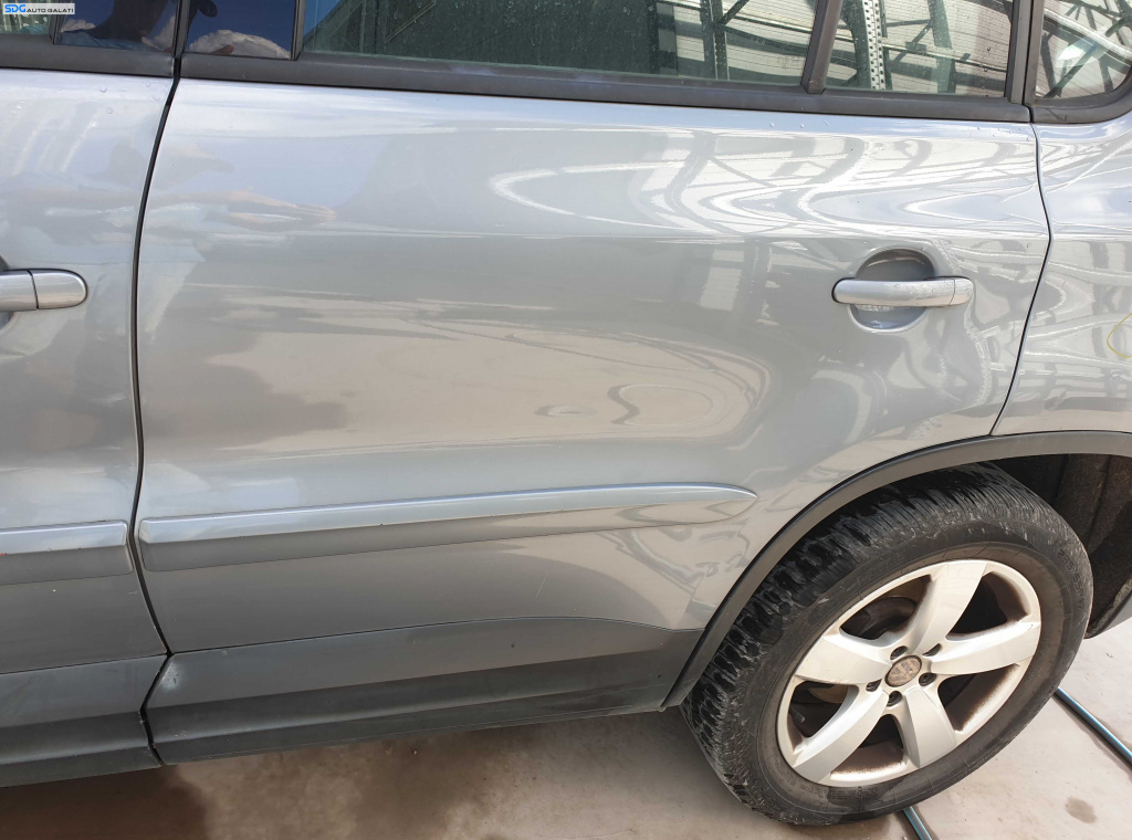 Usa Usi Portiera Portiere Stanga Spate Dezechipata Volkswagen Tiguan NFL Non Facelift 2007 - 2011 Culoare LR7N [K6171]