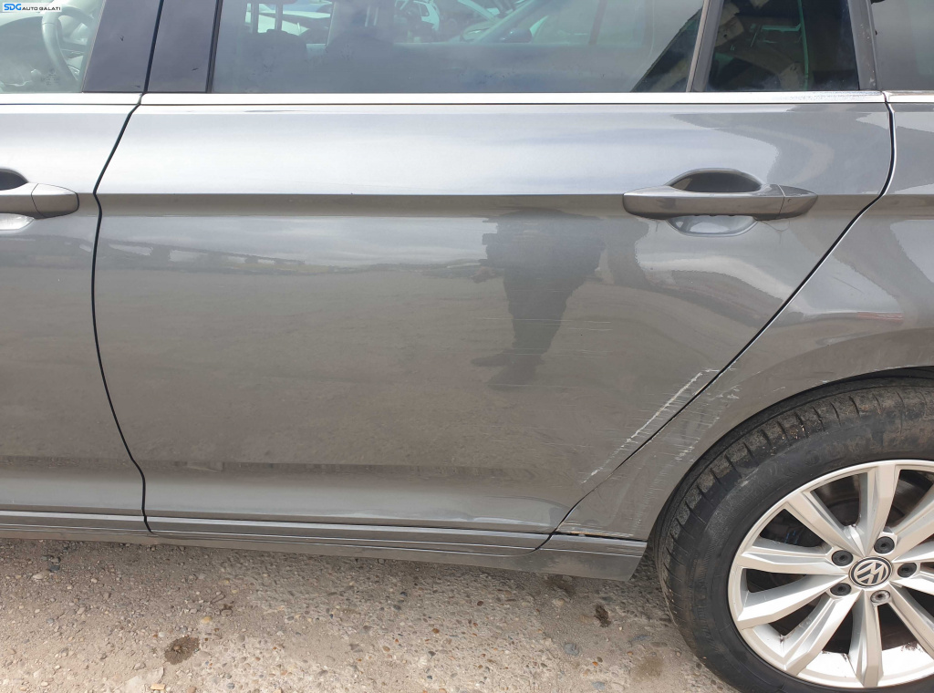 Usa Usi Portiera Portiere Stanga Spate Dezechipata cu Imperfectiune Volkswagen Passat B8 Break Combi 2015 - 2020 Culoare LR7H [K4684]