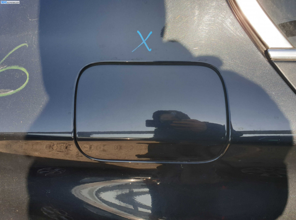 Usa Usita Capac Clapeta Buson Rezervor BMW Seria 5 F10 2009 - 2017 Culoare 475 Black Sapphire Metallic [K3879]