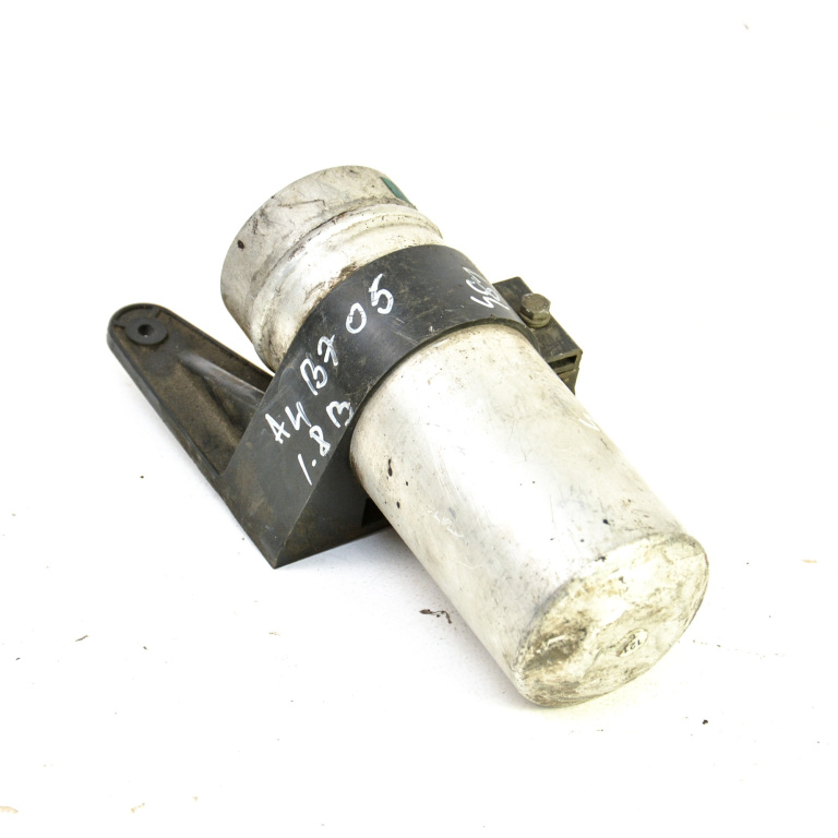 Uscator Aer Audi A4 B7 (8E) 2004-2008 1.8 T Benzina 8E0420193E, 8E0 420 193 E Showa Denko